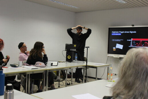 Lauter. Leiser. Lauter. Dieses Ding mit der Lautstärke in Audioproduktionen, Seminar4, 02.11.2024, zwcm2024